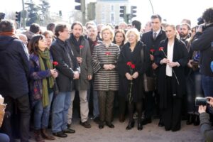 CIFUENTES ASISTE AL ACTO IN MEMORIAM POR LAS VÍCTIMAS DEL 11-M EN LA ESTACIÓN DE ATOCHA La presidenta de la Comunidad de Madrid, Cristina Cifuentes, asiste, como al resto de los actos junto a la alcaldesa de Madrid, Manuela Carmena, al que se organizan los sindicatos UGT y CC.OO, la Unión de Actores y la Asociación11-M en memoria de las víctimas de los atentados del 11 de marzo de 2004.  Foto: D.Sinova / Comunidad de Madrid