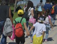 23 niños de la Cañada Real cumplirán su deseo de conocer el mar gracias a Cáritas