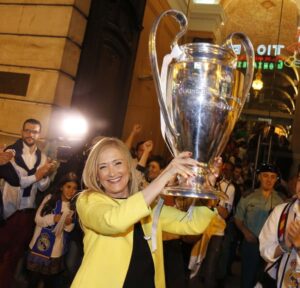 CIFUENTES RECIBE HOY AL REAL MADRID La presidenta de la Comunidad de Madrid, Cristina Cifuentes, recibirá hoy, domingo, a las 20.45 horas, en la Real Casa de Correos, a los jugadores, técnicos y representantes del Real Madrid C.F, tras su victoria en la UEFA Champions League.  Foto: D.Sinova / Comunidad de Madrid