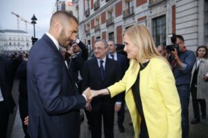 CIFUENTES RECIBE HOY AL REAL MADRID La presidenta de la Comunidad de Madrid, Cristina Cifuentes, recibirá hoy, domingo, a las 20.45 horas, en la Real Casa de Correos, a los jugadores, técnicos y representantes del Real Madrid C.F, tras su victoria en la UEFA Champions League.  Foto: D.Sinova / Comunidad de Madrid