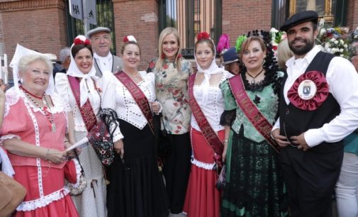 Cifuentes participa en la conmemoración de la festividad de La Paloma