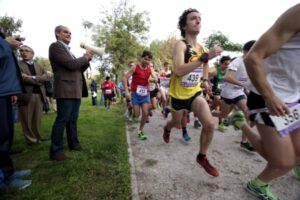 VAN GRIEKEN ASISTE AL CROSS DE LA UNIVERSIDAD POLITÉCNICA DE MADRID El consejero de Educación, Juventud y Deporte, Rafael van Grieken, da la salida y entrega los premios del Cross Universidad Politécnica de Madrid – Trofeo Rector. Esta prueba forma parte del Circuito Universitario de Cross de Madrid compuesto por 14 carreras organizadas por cada una de las universidades madrileñas y la UNED.   FOTO MIGUEL BERROCAL COMUNIDAD DE MADRID