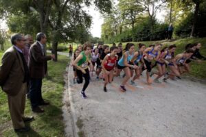 VAN GRIEKEN ASISTE AL CROSS DE LA UNIVERSIDAD POLITÉCNICA DE MADRID El consejero de Educación, Juventud y Deporte, Rafael van Grieken, da la salida y entrega los premios del Cross Universidad Politécnica de Madrid – Trofeo Rector. Esta prueba forma parte del Circuito Universitario de Cross de Madrid compuesto por 14 carreras organizadas por cada una de las universidades madrileñas y la UNED.   FOTO MIGUEL BERROCAL COMUNIDAD DE MADRID