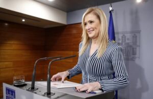 CIFUENTES SE REÚNE CON RAJOY La presidenta de la Comunidad de Madrid, Cristina Cifuentes, se reúne con el presidente del Gobierno, Mariano Rajoy en el Palacio de la Moncloa. Este encuentro se enmarca dentro de la ronda de contactos que realiza el presidente del Gobierno con los nuevos presidentes autonómicos, elegidos tras los últimos comicios autonómicos. Foto: D.Sinova / Comunidad de Madrid