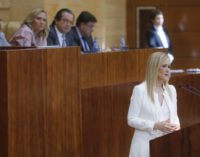 Cifuentes anuncia la emisión de bonos sociales y tarifa de 4 euros del agua para las pensiones no contributivas