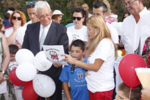 SÁNCHEZ MARTOS PARTICIPA EN LA SUELTA DE GLOBOS CON MOTIVO DEL DÍA MUNDIAL DE LA CONCIENCIACIÓN DE LA DISTROFIA MUSCULAR DE DUCHENNE El consejero de Sanidad, Jesús Sánchez Martos, participa en una suelta de globos con el objetivo de concienciar a la población de las dolencias de la Distrofia Muscular de Duchenne con motivo del día Mundial.  Foto: D.Sinova / Comunidad de Madrid