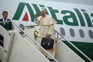 El Papa inicia su viaje a Africa
