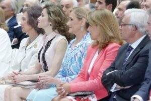 CIFUENTES ASISTE AL ACTO DEL XXX ANIVERSARIO DE LA FUNDACIÓN DE AYUDA CONTRA LA DROGADICCIÓN QUE PRESIDE S.M. LA REINA LETIZIA Y DE HOMENAJE A S.M. LA REINA SOFÍA La presidenta de la Comunidad de Madrid. Cristina Cifuentes, asiste al acto del XXX aniversario de la Fundación de Ayuda contra la Drogadicción que preside S.M. la Reina, presidenta de honor de la FAD, y en el que se rendirá homenaje a Su Majestad la Reina Doña Sofía por su labor en la organización. Foto: Diego Sinova / Comunidad de Madrid