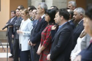 CIFUENTES SE REÚNE CON LA NUEVA EJECUTIVA DE LA FEDERACIÓN DE MUNICIPIOS DE MADRID, ENCABEZADA POR SU PRESIDENTE, GUILLERMO HITA TÉLLEZ La presidenta de la Comunidad de Madrid, Cristina Cifuentes, acompañada por el consejero de Medio Ambiente, Administración Local y Ordenación del Territorio, Jaime González Taboada, se reúne con la nueva ejecutiva de la Federación de Municipios de Madrid (FMM), encabezada por su presidente, Guillermo Hita Téllez, alcalde de Arganda del Rey. Foto: D.Sinova / Comunidad de Madrid