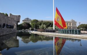 CIFUENTES, EN LOS ACTOS DE CELEBRACIÓN DE LA FIESTA DE SAN ISIDRO La presidenta de la Comunidad de Madrid, Cristina Cifuentes, asiste al izado de la Bandera Nacional en los Jardines del Descubrimiento (Plaza de Colón). Foto: D.Sinova / Comunidad de Madrid