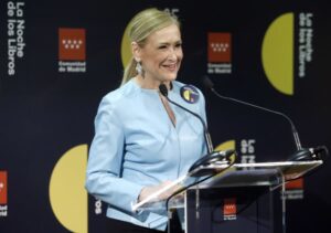 CIFUENTES PRESENTA LA NOCHE DE LOS LIBROS La presidenta de la Comunidad de Madrid, Cristina Cifuentes, presenta La Noche de los Libros, una gran fiesta programada para el Día Internacional del Libro, que este año se celebra el viernes día 22 de abril, con la participación de escritores, lectores, librerías, bibliotecas y los principales espacios culturales de Madrid. La Noche de los Libros es una gran cita que quiere acercar la literatura y los libros a todos los públicos. Foto: D.Sinova / Comunidad de Madrid
