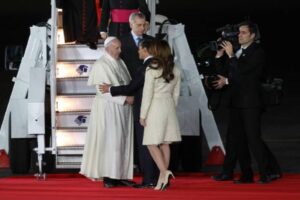 PEÑA nIETO RECIBE AL pAPA 1