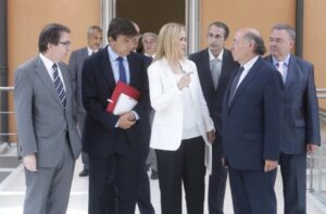 Cifuentes con los rectores de las Universidades públicas de Madrid Foto: D.Sinova