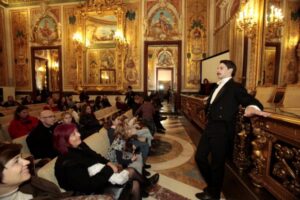 FERNÁNDEZ DE CÓRDOVA INAUGURA “NAVIDAD EN PALACIO” La directora de la Oficina de Cultura y Turismo, Anunciada Fernández de Córdova, inaugura el programa de visitas teatralizadas “Navidad en palacio”. Esta iniciativa, promovida por la Dirección General de Patrimonio Cultural, comprende un ciclo de representaciones teatrales, interactivas y de carácter gratuito, en los palacios de los duques de Santoña y de Fernán Núñez.  FOTO MIGUEL BERROCAL/COMUNIDAD DE MADRID