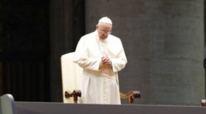 Papa Francisco ora por las víctimas de Bélgicva_PetrikBohumilACIPrensa_130116