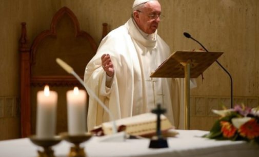 El papa en Sta. Marta: el diablo quiere destruir la unidad de la Iglesia