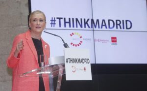 CIFUENTES PRESENTA EL PROYECTO DE LA COMUNIDAD DE MADRID PARA ATRAER INVERSIONES DEL REINO UNIDO La presidenta de la Comunidad de Madrid, Cristina Cifuentes, presenta el proyecto que tiene como objetivo posicionar a la región como referente de la inversión extranjera por la inminente salida del Reino Unido de la Unión Europea. Foto: D.Sinova / Comunidad de Madrid