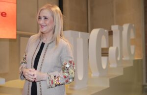 CIFUENTES CLAUSURA UNA JORNADA SOBRE EDUCACIÓN QUE ABORDARÁ EL ACUERDO POR LA TRANSFORMACIÓN EDUCATIVA La presidenta de la Comunidad de Madrid, Cristina Cifuentes, clausura la I Jornada sobre Educación de Madridiario en la que se abordará el Acuerdo por la Transformación Educativa que impulsa el Gobierno regional en la Comunidad de Madrid. Foto: D.Sinova / Comunidad de Madrid