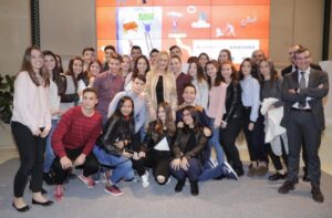 CIFUENTES CLAUSURA UNA JORNADA SOBRE EDUCACIÓN QUE ABORDARÁ EL ACUERDO POR LA TRANSFORMACIÓN EDUCATIVA La presidenta de la Comunidad de Madrid, Cristina Cifuentes, clausura la I Jornada sobre Educación de Madridiario en la que se abordará el Acuerdo por la Transformación Educativa que impulsa el Gobierno regional en la Comunidad de Madrid. Foto: D.Sinova / Comunidad de Madrid