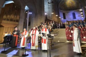 viaje-del-papa-a-suecia-oracion-ecumenica-con-los-luteranos-en-la-catedral-de-lund-osservatore-romano