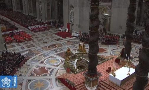 Concluyendo 2017, el Papa rinde homenaje a “los artesanos del bien común”