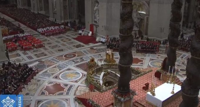 Concluyendo 2017, el Papa rinde homenaje a “los artesanos del bien común”