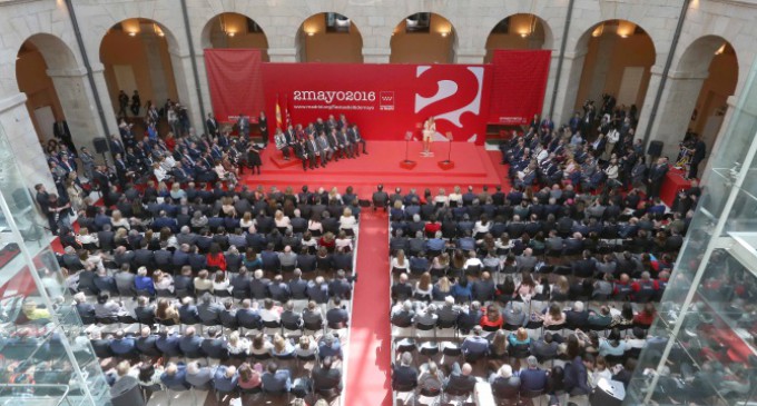 Cifuentes reivindica el espíritu de unidad del 2 de mayo para hacer frente a los retos de España
