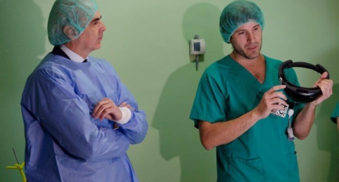 El Hospital Gregorio Marañón desarrolla un sistema pionero en quirófano que permite proyectar sobre el paciente realidad aumentada