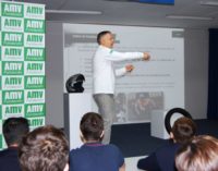 La Fundación AMV promueve en centros escolares la conducción segura de motocicletas