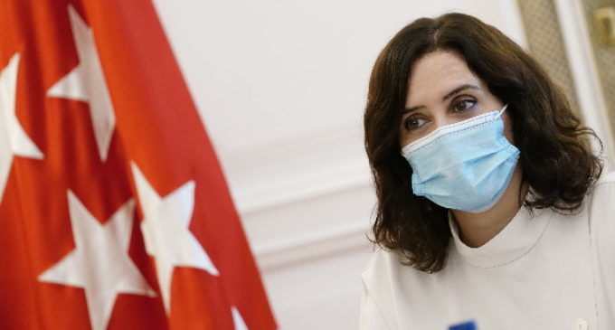 Díaz Ayuso firma un Decreto para adecuar las medidas autonómicas contra el COVID-19 al Estado de alarma