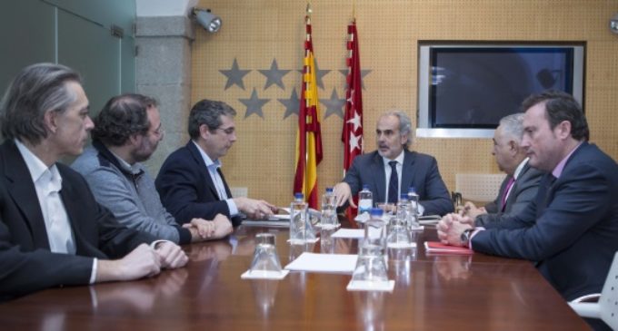 Presentan un acuerdo que armoniza la actividad hostelera con la convivencia vecinal
