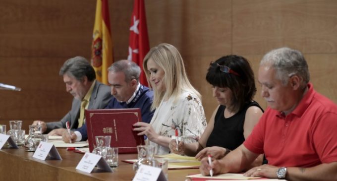 Cifuentes firma un nuevo Acuerdo Sectorial para el personal de la Administración de Justicia