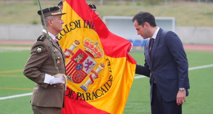 Aguado, en la Jura de Bandera de personal civil en Paracuellos de Jarama