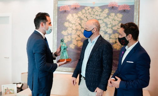 Aguado entrega el Reconocimiento Infancia 2020 al programa ¡Buenos días, Javi y Mar! de Cadena 100