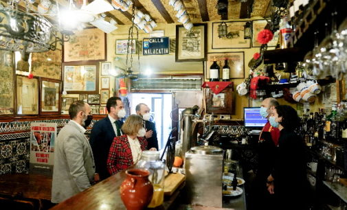 Aguado respalda a la hostelería y recuerda a los madrileños: “Tu restaurante favorito llega a tu casa hasta medianoche”