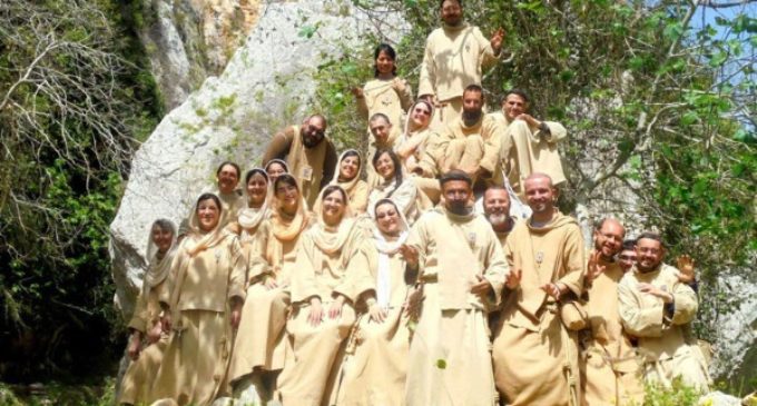 La alegría de vivir de Dios. Pequeños Frailes y Pequeñas Hermanas de Jesús y María: «No tocamos el dinero»