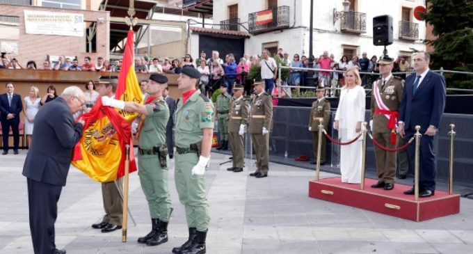 Cifuentes, en la jura de bandera para personal civil que celebra el Ayuntamiento de Algete