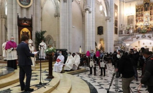 Almeida renueva el Voto de la Villa: «Nuestra Señora de la Almudena, que nos infundáis a todos los madrileños esperanza»