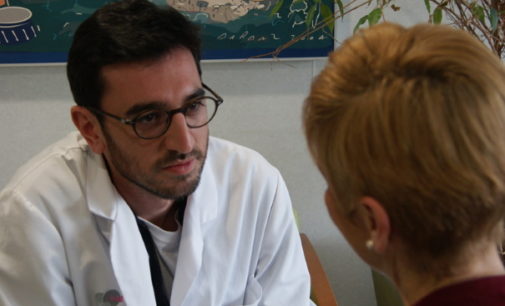 Alonso García de la Puente, psicólogo en cuidados paliativos: «Nos habéis regalado al padre que nunca tuvimos»