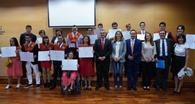 Alumnos con discapacidad intelectual se gradúan en el primer título universitario especializado en accesibilidad