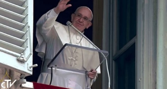 El Papa en el ángelus: ‘En la hospitalidad real, el invitado debe sentirse escuchado’