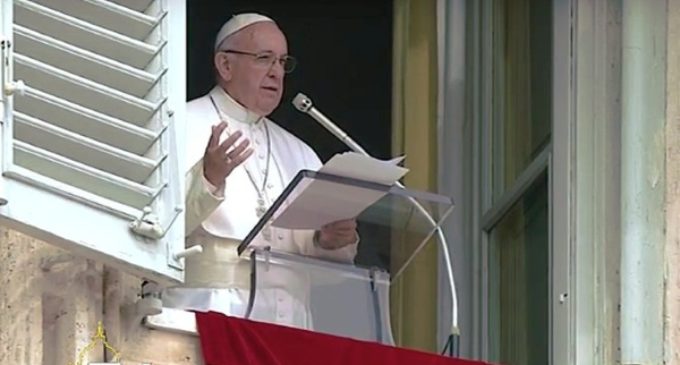El Papa reza por las víctimas de los atentados y la conversión de los ‘cegados por el odio’