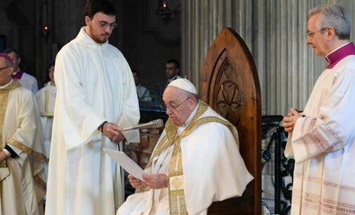 Ángelus. El Papa pide a los jóvenes que cambien el mundo y no sean esclavos del móvil