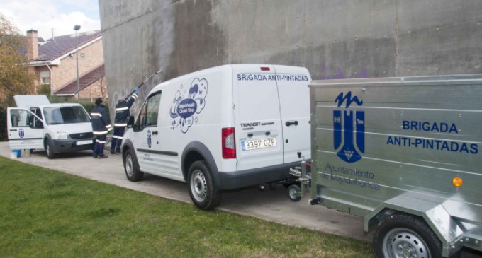 Majadahonda elimina más de 2.000 grafitis en lo que va de año