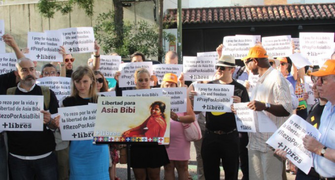 Suspendida la aplicación de la pena de muerte a Asia Bibi