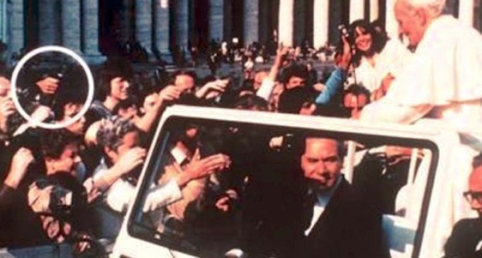 13 de mayo de 1981, Luigi Accattoli : “Rezábamos atónitos pensando que el Papa estaba muerto»