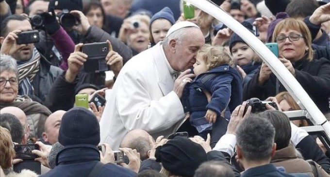 Veinte mil peregrinos en la primera audiencia jubilar del Papa Francisco: Misericordia y misión