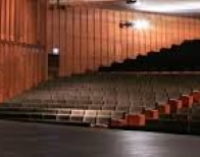 La Comunidad de Madrid cierra sus teatros al público y aplaza los festivales Teatralia y FIAS