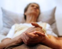 Aumentan a 77.700 las personas que mueren en España sin recibir cuidados paliativos
