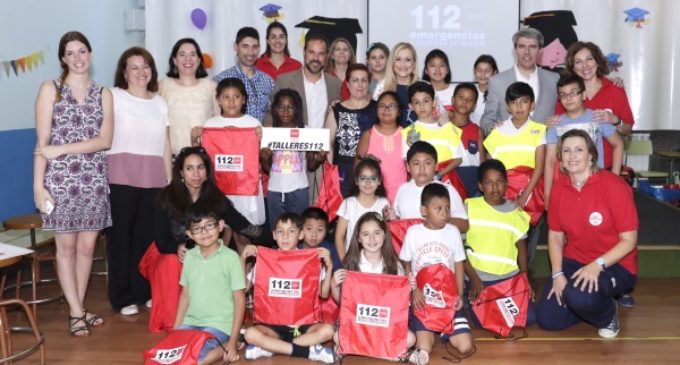 Cifuentes asiste a los #Talleres112, en los que se han formado más de 20.000 alumnos durante este curso